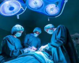 surgeons performing organ donation