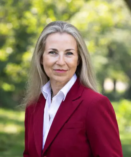 middle aged white woman with blond hair