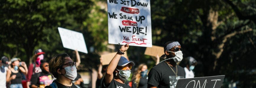 Washington, DC, USA.  30th May, 2020. Crowds gather in Washington, DC to protest the death of George Floyd. Nicole Glass/Alamy Live News.