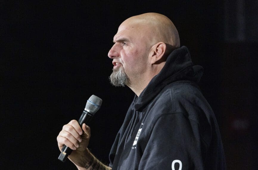 epa10293062 Democratic Senate candidate for Pennsylvania John Fetterman speaks at an election eve rally in Pittsburgh, Pennsylvania, USA, 07 November 2022. The US midterm elections are held every four years at the midpoint of each presidential term and this year include elections for all 435 seats in the House of Representatives, 35 of the 100 seats in the Senate and 36 of the 50 state governors as well as numerous other local seats and ballot issues.  EPA-EFE/JIM LO SCALZO